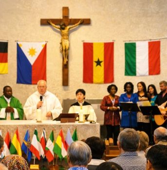 Internationaler Gottesdienst in St. Pius